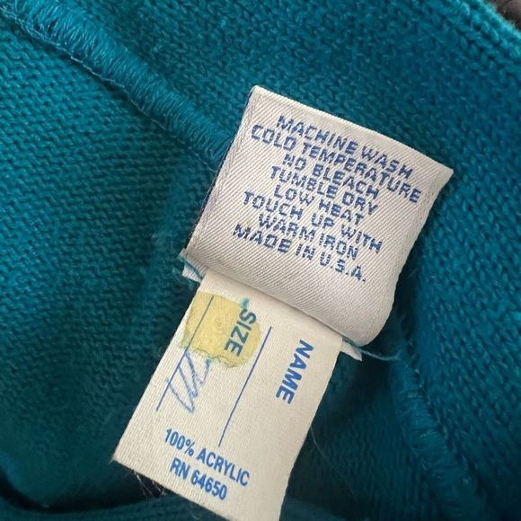 Vintage The Disney Store Cast Member Cardigan Sweater Mickey Mouse Medium - Picture 6 of 6